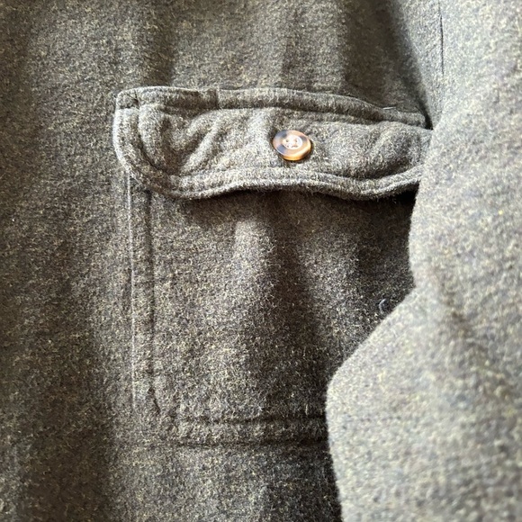 Canyon Guide Outfitters button down flannel. Olive/Army green. Soft. Rugged. XL - Picture 5 of 11